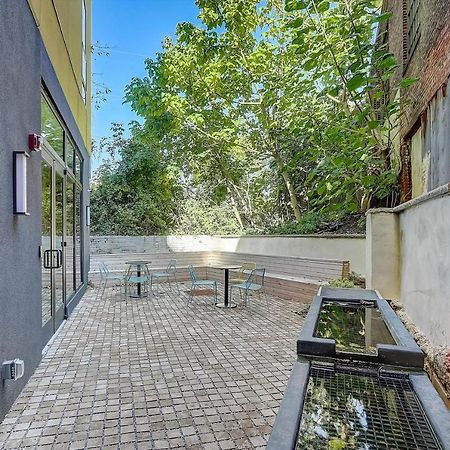 Апартаменты Frontdesk The Glenwood Apts Brewerytown Филадельфия Экстерьер фото